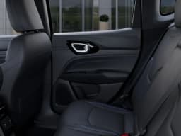 Jeep Compass Limited Altitude 4x4 2026 — side view
