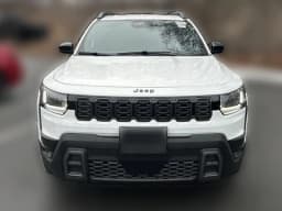Jeep Cherokee Laredo 4x4 2026 — side view