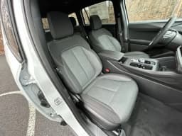 Jeep Cherokee Laredo 4x4 2026 — side view