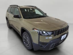 Jeep Cherokee Laredo 4x4 2026 — side view