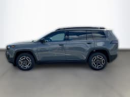 Jeep Cherokee Laredo 4x4 2026 — side view