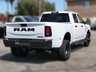 Ram 3500 Tradesman 4x4 Crew Cab 8' Box Ram 3500 Tradesman 4x4 Crew Cab 8' Box