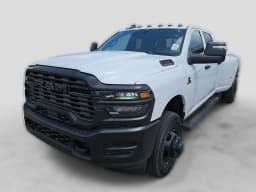 Ram 3500 Tradesman 4x4 Crew Cab 8' Box 2026 — side view