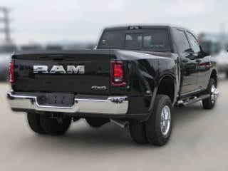 Ram 3500 Tradesman 4x4 Crew Cab 8' Box Ram 3500 Tradesman 4x4 Crew Cab 8' Box