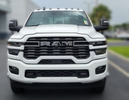 Ram 3500 Big Horn 4x4 Crew Cab 8' Box 2026 — side view