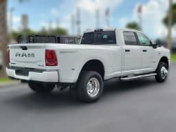 Ram 3500 Big Horn 4x4 Crew Cab 8' Box 2026 — side view