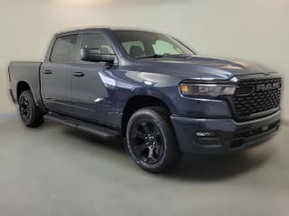 Ram 1500 Express 4x4 Crew Cab 5'7" Box Ram 1500 Express 4x4 Crew Cab 5'7" Box