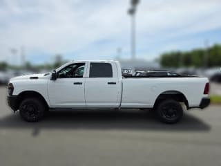 Ram 2500 Tradesman 4x4 Crew Cab 8' Box Ram 2500 Tradesman 4x4 Crew Cab 8' Box