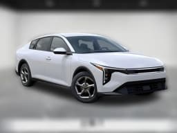 Kia K4 LXS Sedan 2026 — side view