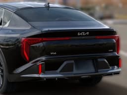 Kia K4 GT-Line Turbo Sedan 2026 — side view
