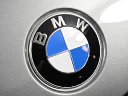 BMW 3 Series 330i NA xDrive Sedan 2026 — side view