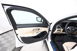 BMW 3 Series 330i NA xDrive Sedan 2026 — side view