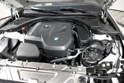 BMW 3 Series 330i NA xDrive Sedan 2026 — side view