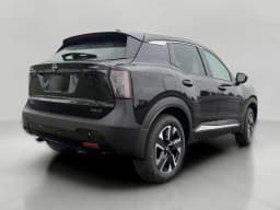 Nissan Kicks SV AWD 2027 — side view
