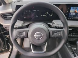 Nissan Kicks SV AWD 2026 — side view