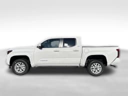Toyota Tacoma 2WD SR5 Double Cab 5' Bed AT (Natl) 2026 — side view