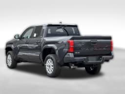 Toyota Tacoma 4WD SR5 Double Cab 5' Bed AT (Natl) 2026 — side view