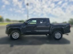 Toyota Tacoma 4WD SR5 Double Cab 5' Bed AT (Natl) 2026 — side view