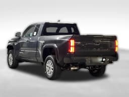 Toyota Tacoma 2WD SR5 XtraCab 6' Bed AT (Natl) 2026 — side view