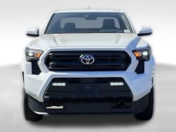 Toyota Tacoma 2WD SR5 XtraCab 6' Bed AT (Natl) 2026 — side view