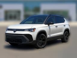 Volkswagen Taos SE Black 4MOTION 2025 — side view