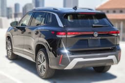 Volkswagen Tiguan S 2.0T 4MOTION 2025 — side view