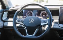 Volkswagen Tiguan S 2.0T 4MOTION 2025 — side view