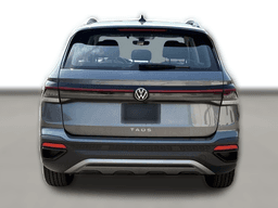 Volkswagen Taos SE FWD 2025 — side view