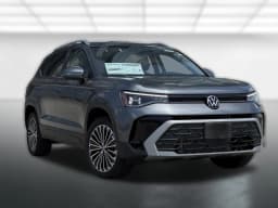 Volkswagen Taos SE FWD 2026 — side view
