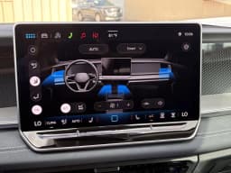 Volkswagen Tiguan SE 2.0T FWD 2026 — side view