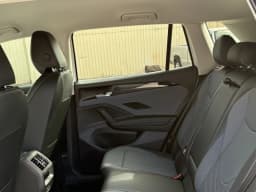 Volkswagen Tiguan SE 2.0T FWD 2026 — side view