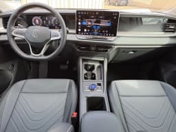 Volkswagen Tiguan SE 2.0T FWD 2026 — side view