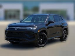 Volkswagen Tiguan SE R-Line Black 2.0T 4MOTION 2026 — side view