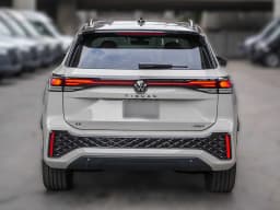 Volkswagen Tiguan SE R-Line Black 4MOTION 2026 — side view