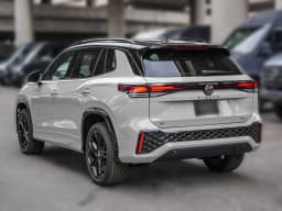 Volkswagen Tiguan SE R-Line Black 4MOTION 2026 — side view