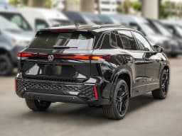 Volkswagen Tiguan SE R-Line Black 4MOTION 2026 — side view