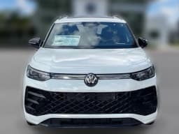 Volkswagen Tiguan SE R-Line Black FWD 2026 — side view