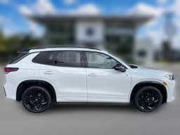 Volkswagen Tiguan SE R-Line Black FWD 2026 — side view