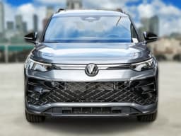 Volkswagen Tiguan SE R-Line Black FWD 2026 — side view