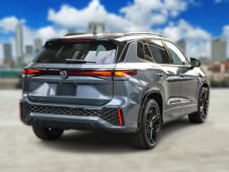 Volkswagen Tiguan SE R-Line Black FWD 2026 — side view