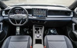Volkswagen Tiguan SE R-Line Black FWD 2026 — side view