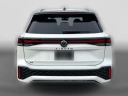 Volkswagen Tiguan SE R-Line Black FWD 2026 — side view