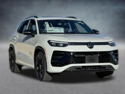 Volkswagen Tiguan SE R-Line Black FWD 2026 — side view