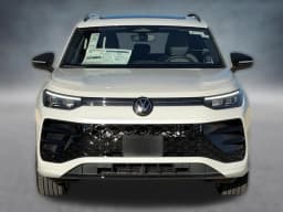 Volkswagen Tiguan SE R-Line Black FWD 2026 — side view