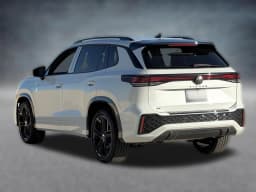 Volkswagen Tiguan SE R-Line Black FWD 2026 — side view