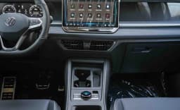 Volkswagen Tiguan SE R-Line Black FWD 2026 — side view