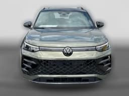 Volkswagen Tiguan SE R-Line Black FWD 2026 — side view