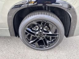 Volkswagen Tiguan SE R-Line Black FWD 2026 — side view