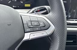 Volkswagen Tiguan SE R-Line Black FWD 2026 — side view