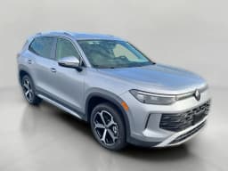 Volkswagen Tiguan SE 4MOTION 2026 — side view